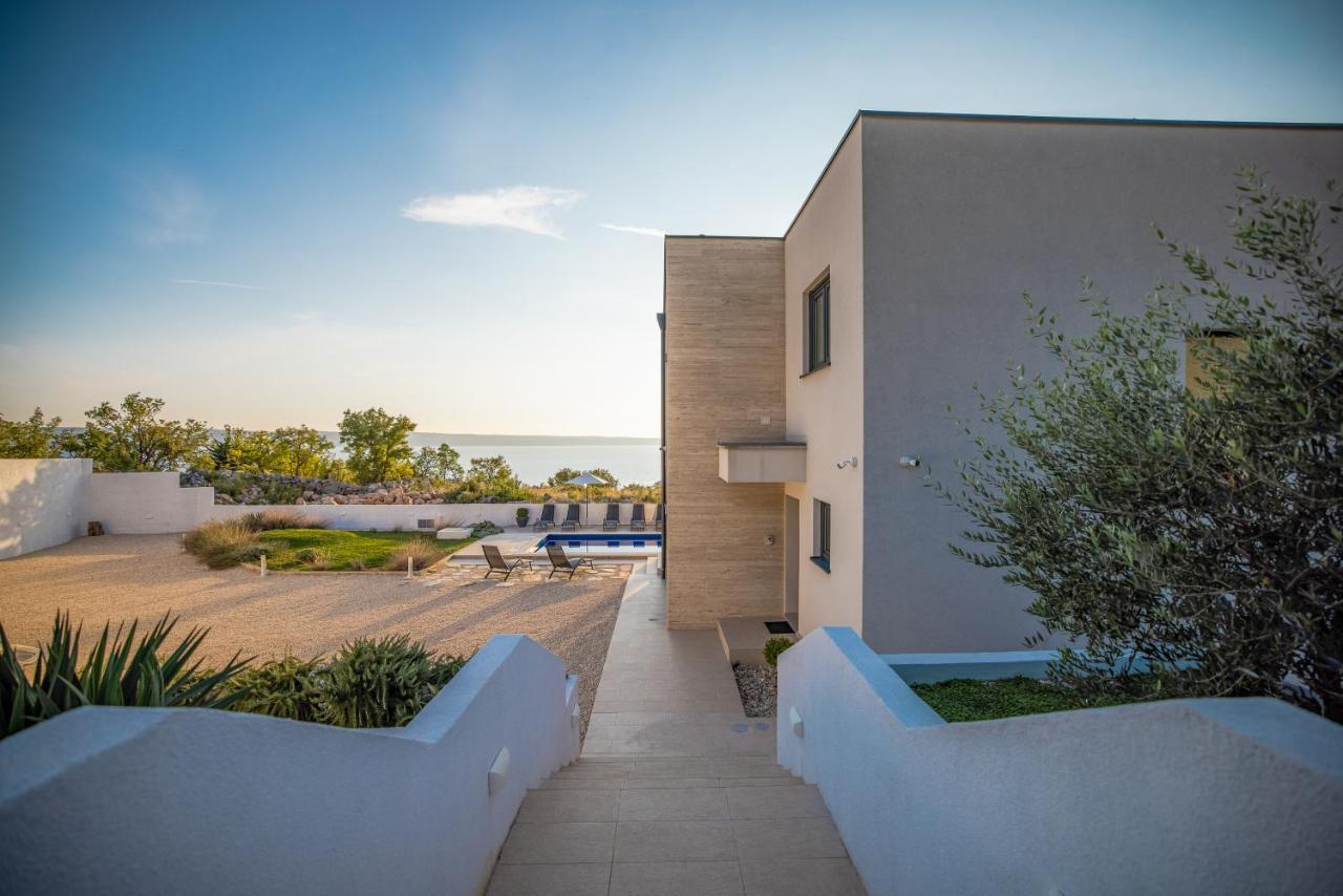 Royal Promons - Heated Pool Villa สตารีกราด-ปาเคลนีซา ภายนอก รูปภาพ