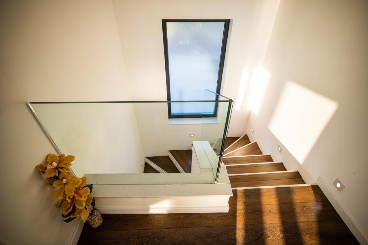 Royal Promons - Heated Pool Villa สตารีกราด-ปาเคลนีซา ภายนอก รูปภาพ