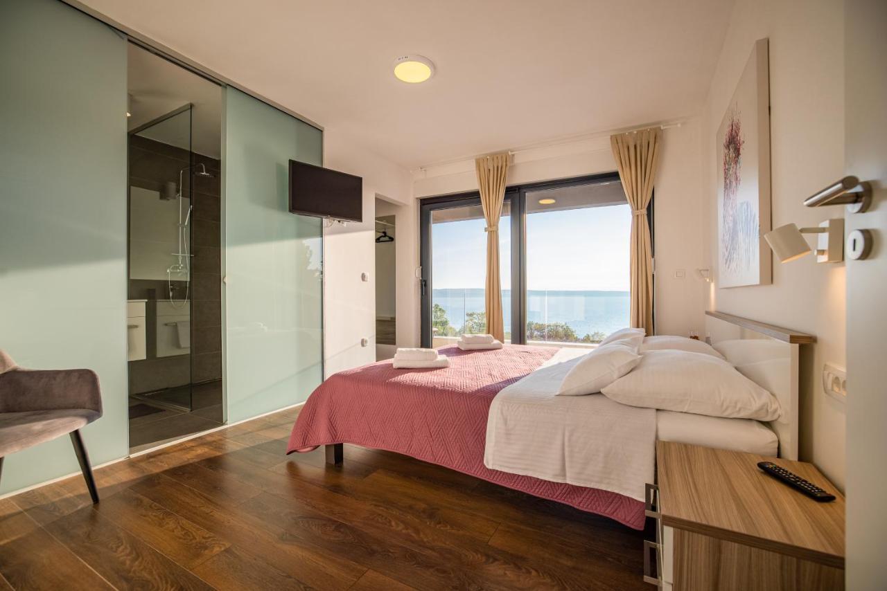Royal Promons - Heated Pool Villa สตารีกราด-ปาเคลนีซา ภายนอก รูปภาพ