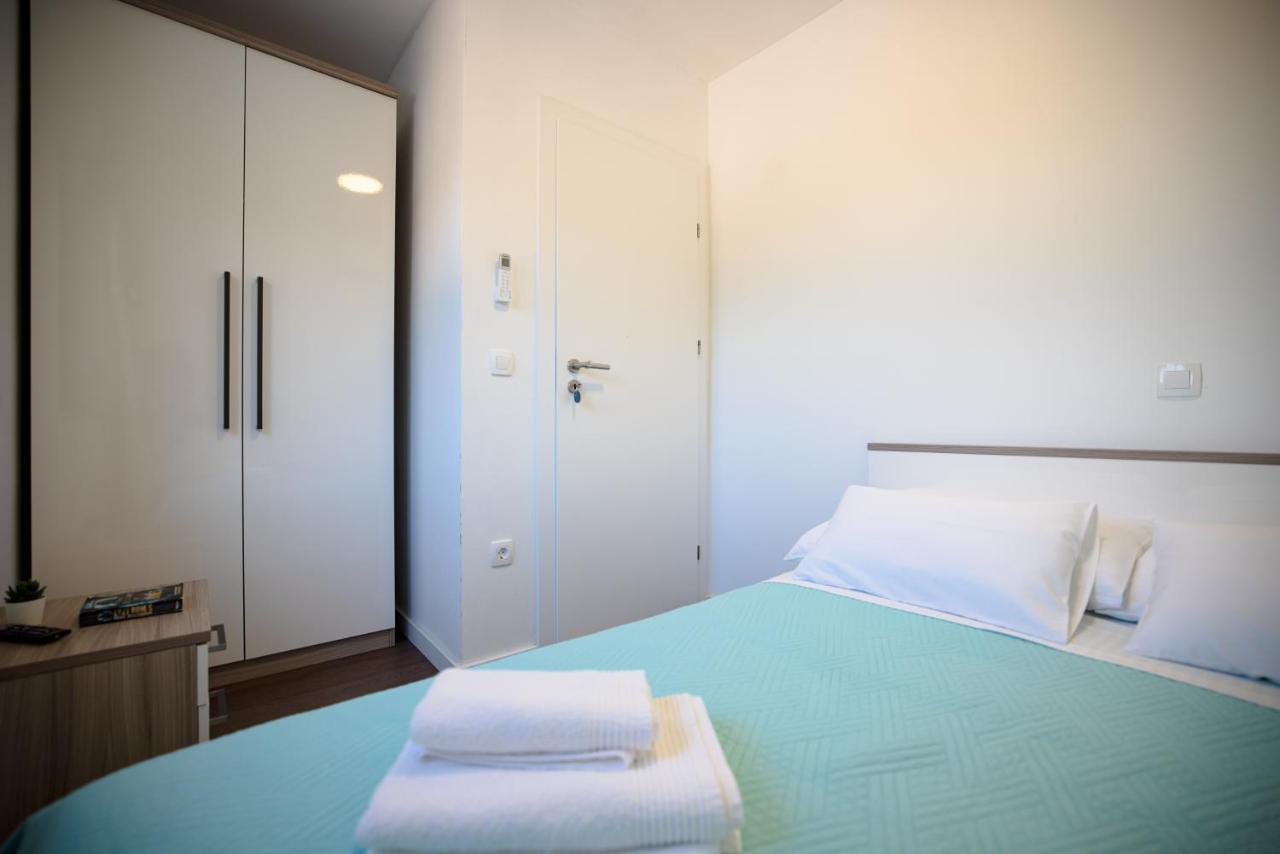 Royal Promons - Heated Pool Villa สตารีกราด-ปาเคลนีซา ภายนอก รูปภาพ