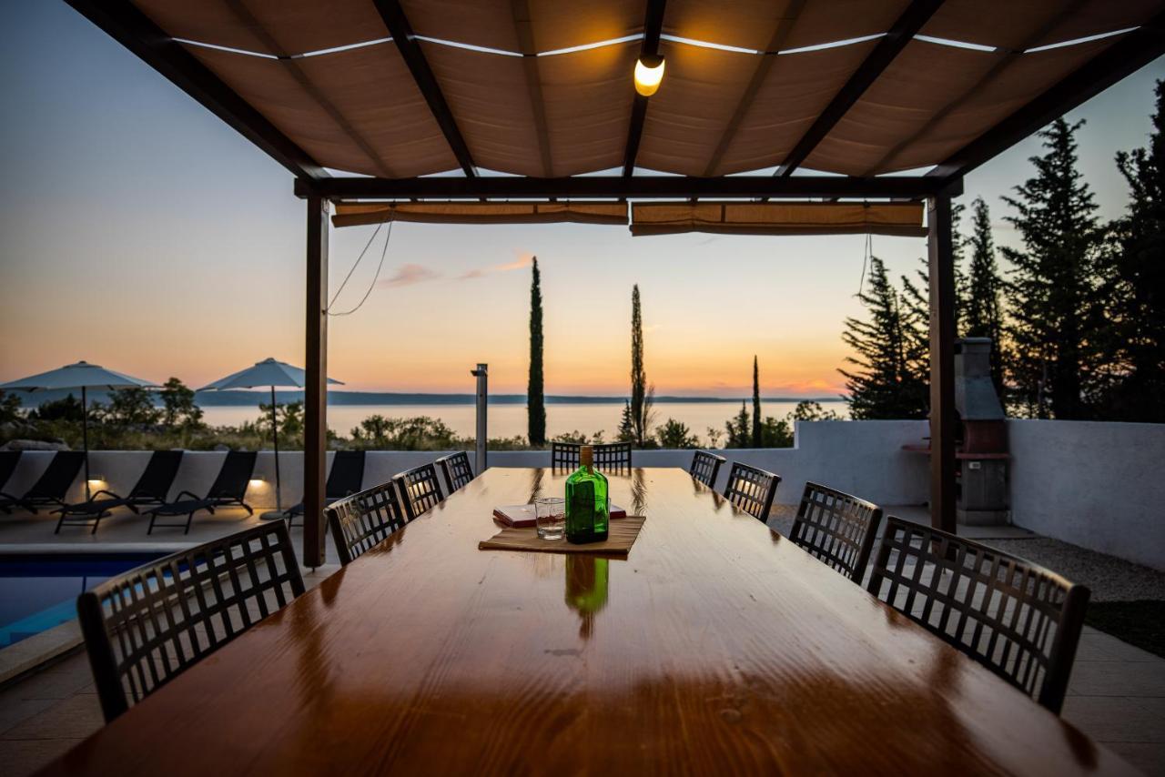 Royal Promons - Heated Pool Villa สตารีกราด-ปาเคลนีซา ภายนอก รูปภาพ